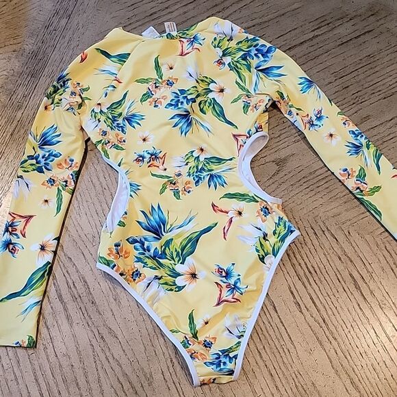 Floral long sleeve side open one pieceswim suit size S OP Ocean Pacific NWT 💛🤍 - Picture 5 of 7